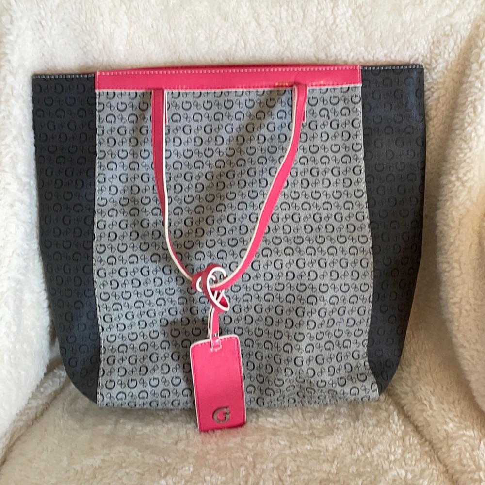 Guess tote